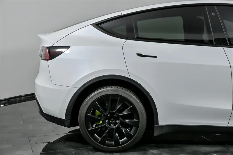2021 Tesla Model Y - Image 11 of 21