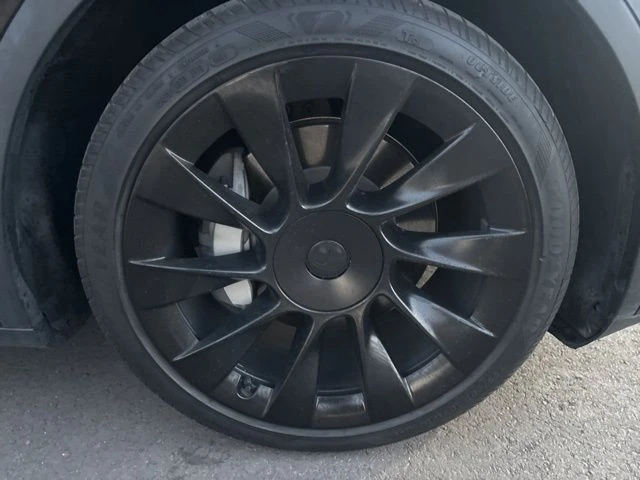 2021 Tesla Model Y - Image 10 of 21