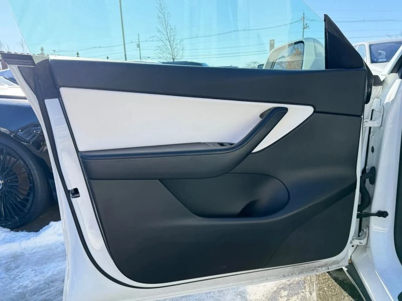 2021 Tesla Model Y - Image 9 of 12
