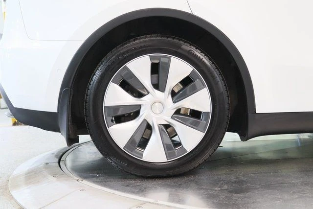 2021 Tesla Model Y - Image 13 of 21