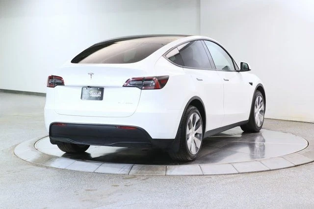 2021 Tesla Model Y - Image 12 of 21