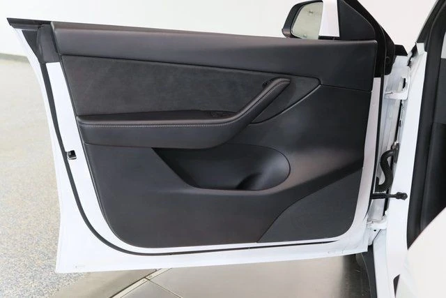 2021 Tesla Model Y - Image 16 of 21