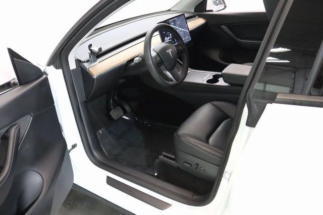 2021 Tesla Model Y - Image 19 of 21