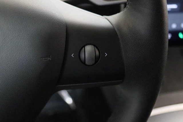 2021 Tesla Model Y - Image 5 of 21