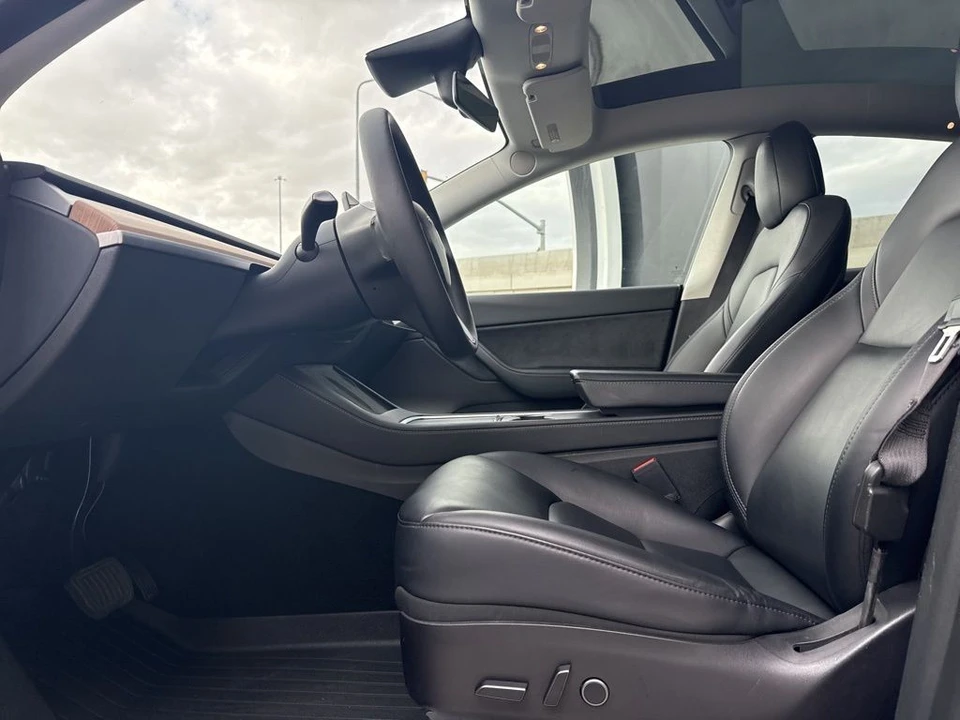 2021 Tesla Model Y - Image 13 of 21