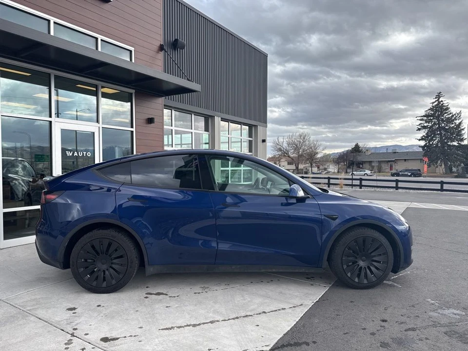 2021 Tesla Model Y - Image 9 of 21