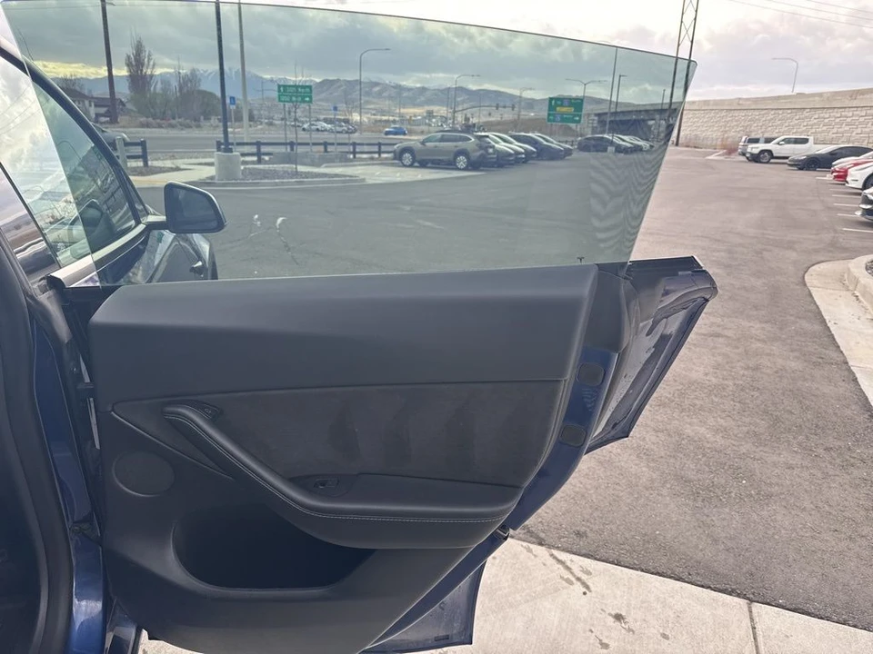 2021 Tesla Model Y - Image 18 of 21