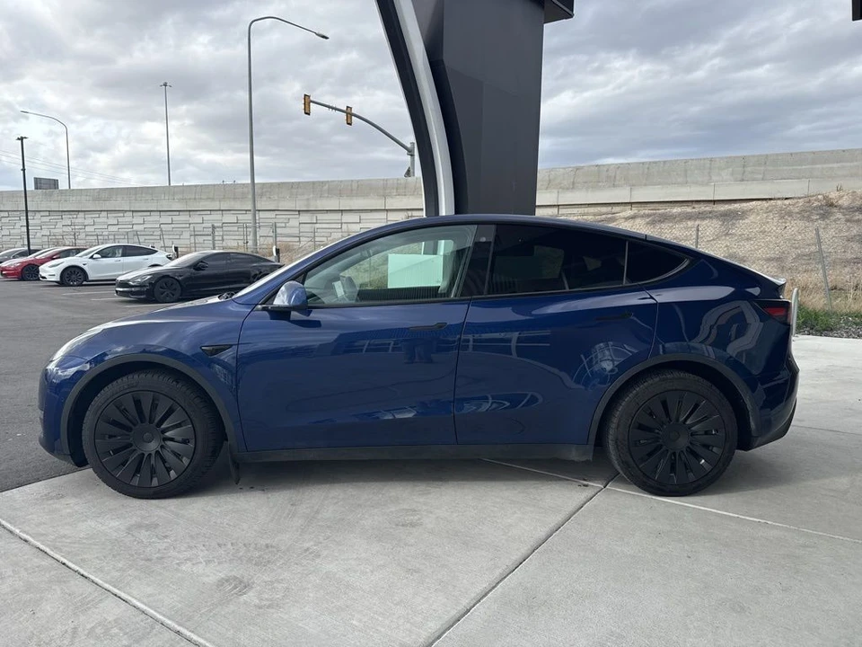 2021 Tesla Model Y - Image 5 of 21