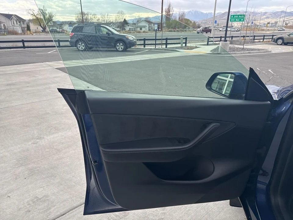 2021 Tesla Model Y - Image 11 of 21