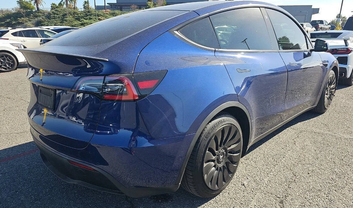 2021 Tesla Model Y - Image 2 of 11