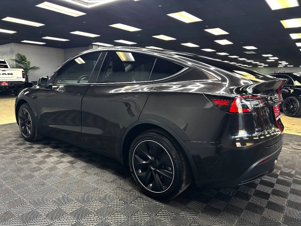2021 Tesla Model Y - Image 8 of 12