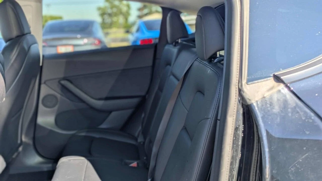 2021 Tesla Model Y - Image 10 of 12