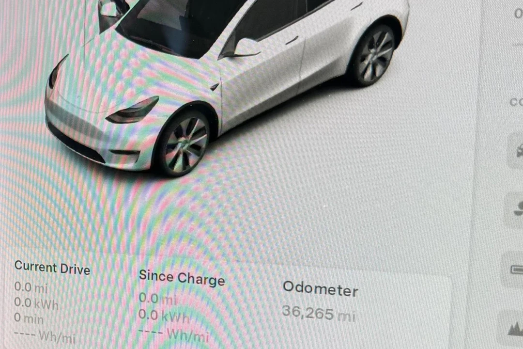 2021 Tesla Model Y - Image 27 of 31