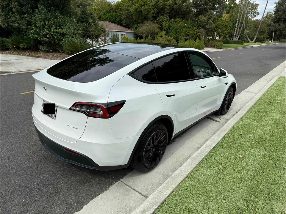 2021 Tesla Model Y - Image 7 of 31