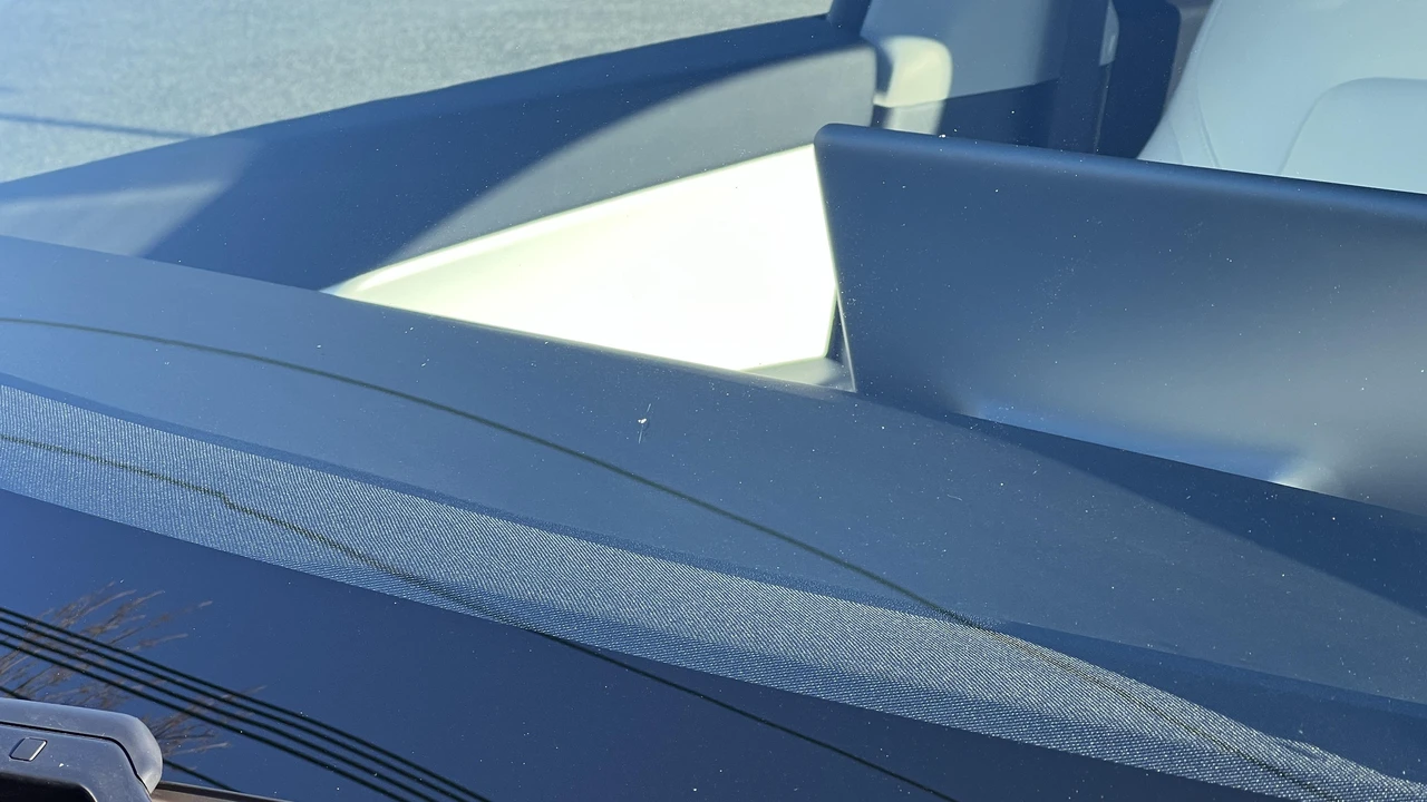 2021 Tesla Model Y - Image 15 of 17