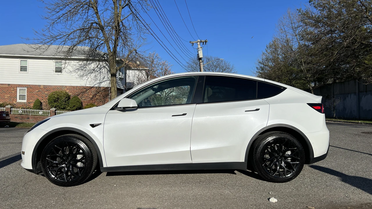 2021 Tesla Model Y - Image 7 of 17