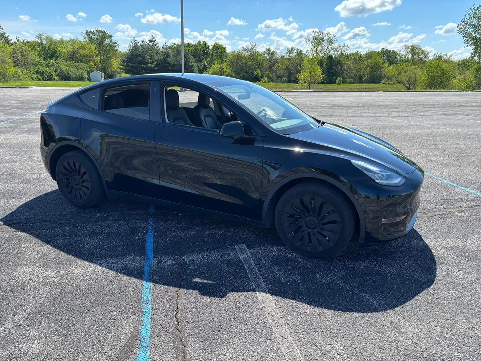 2021 Tesla Model Y - Image 11 of 31
