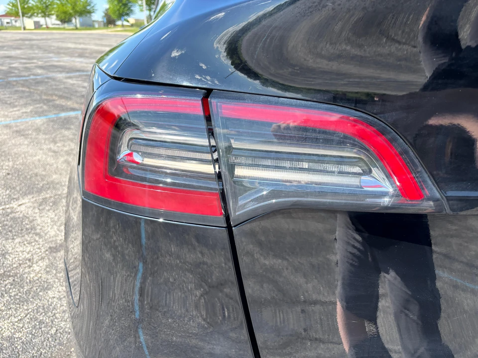 2021 Tesla Model Y - Image 18 of 31