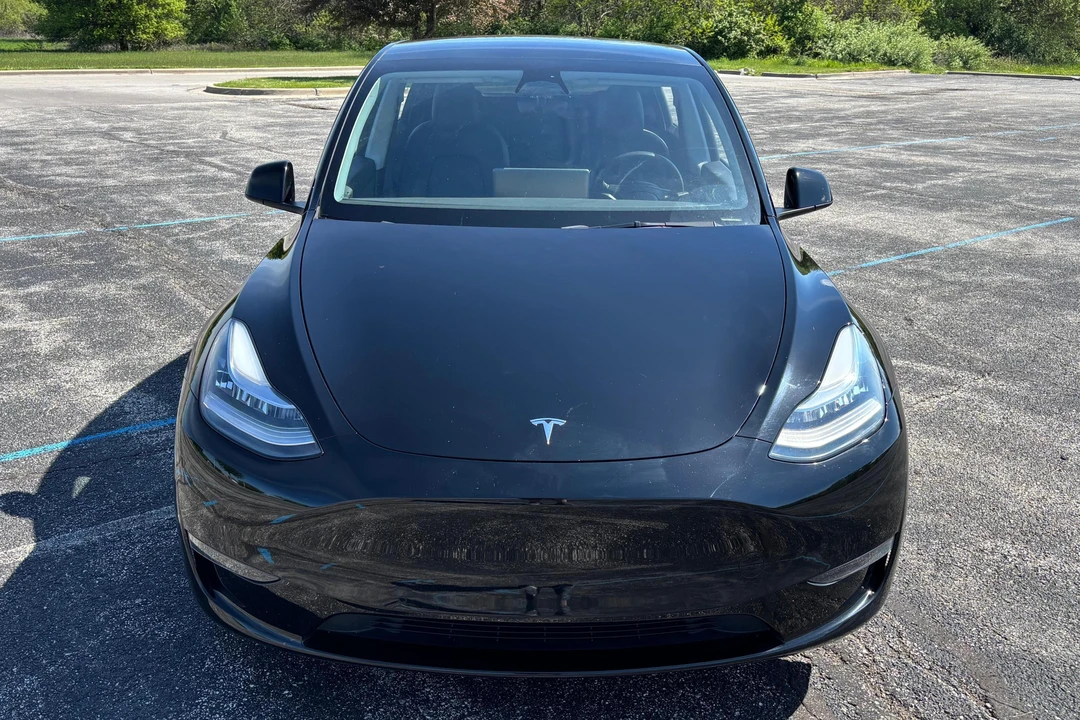 2021 Tesla Model Y - Image 2 of 31