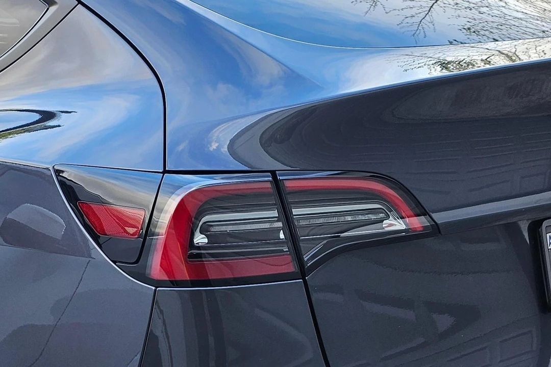 2021 Tesla Model Y - Image 28 of 31