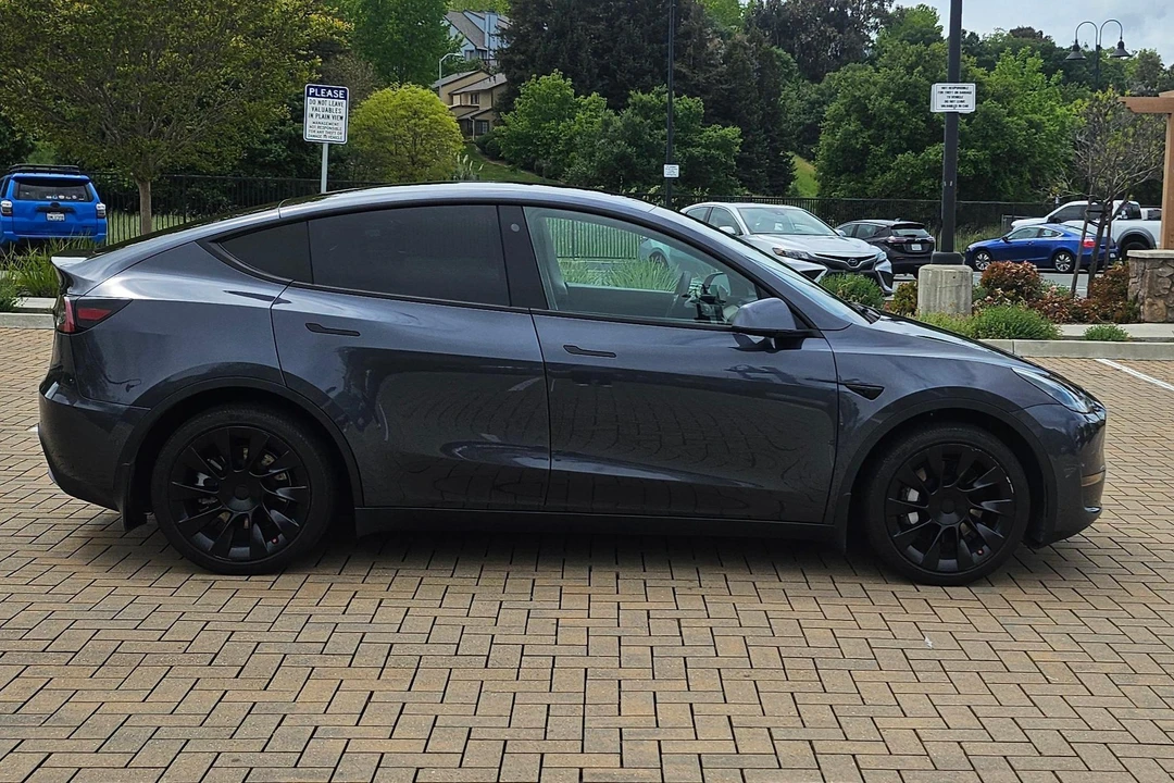 2021 Tesla Model Y - Image 3 of 31