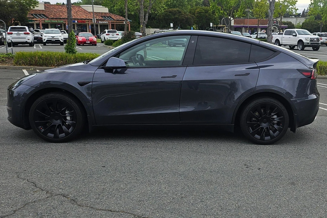 2021 Tesla Model Y - Image 11 of 31