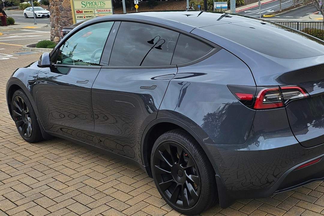 2021 Tesla Model Y - Image 27 of 31