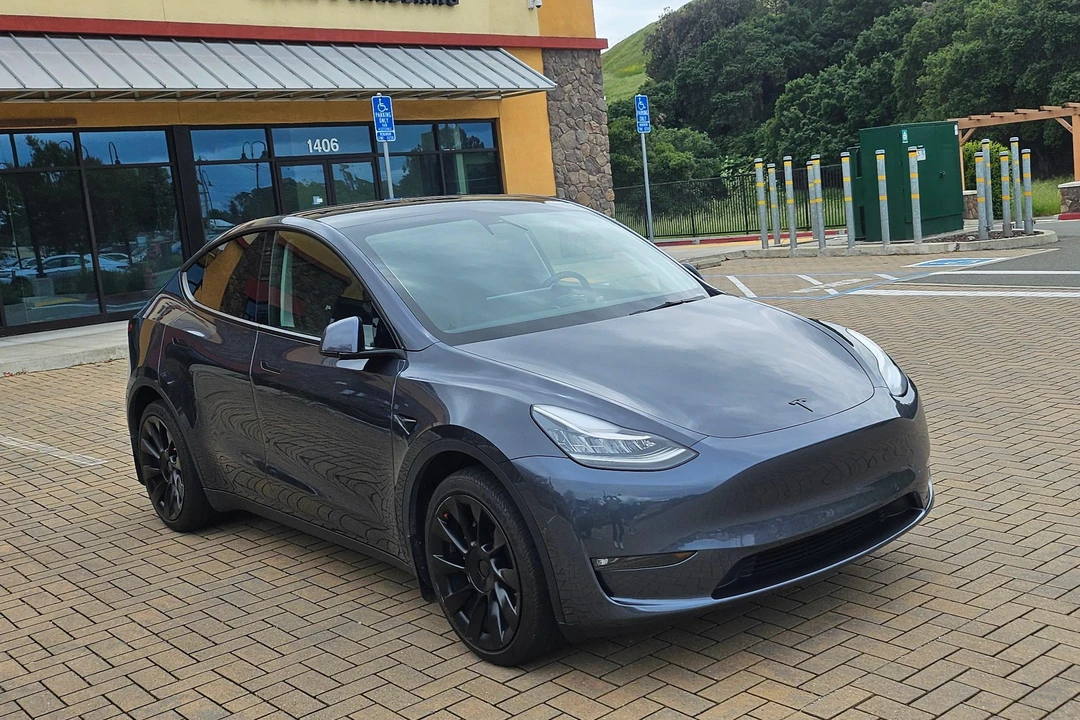 2021 Tesla Model Y - Image 15 of 31