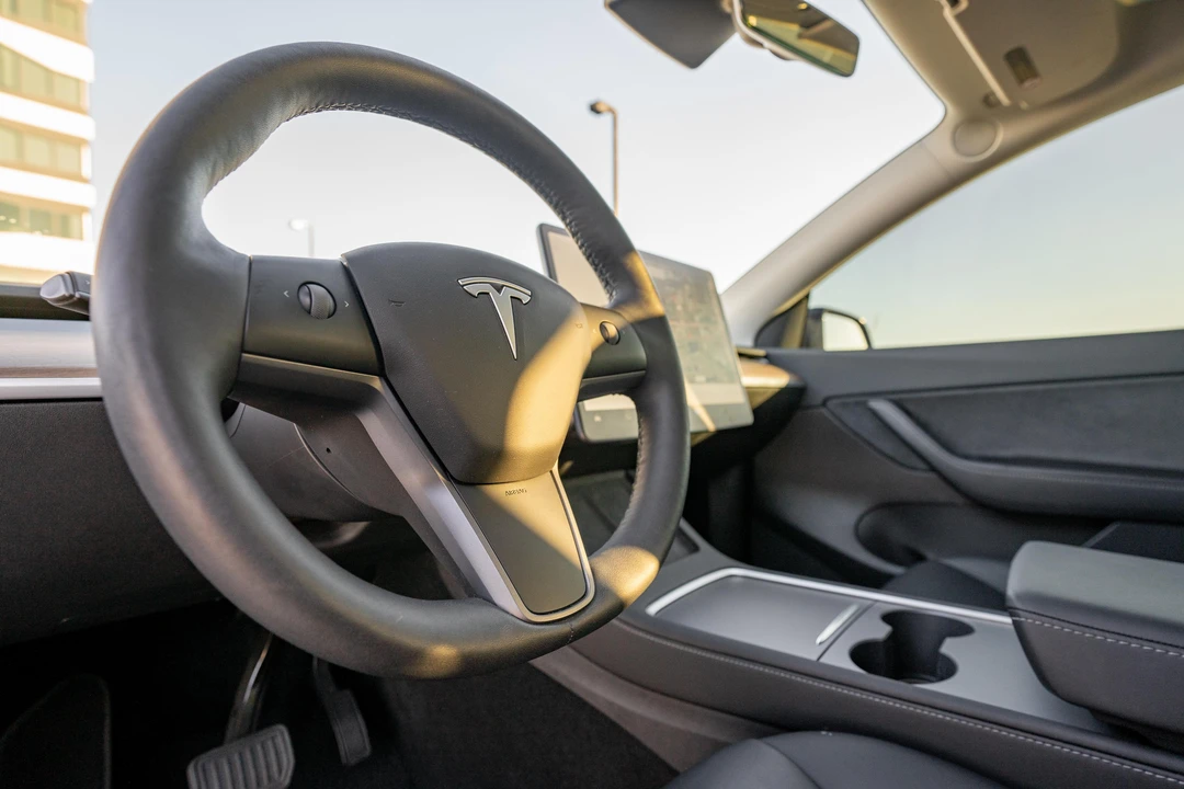 2021 Tesla Model Y - Image 13 of 31