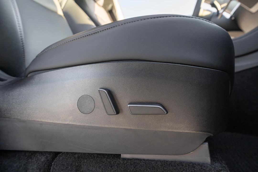 2021 Tesla Model Y - Image 27 of 31