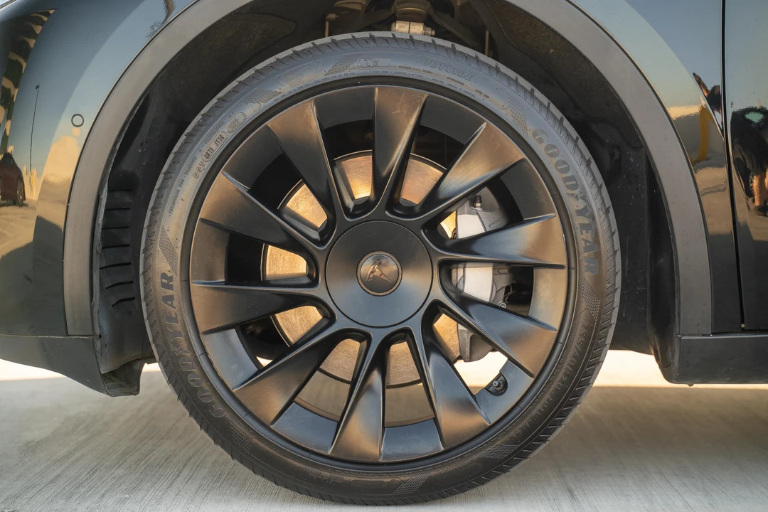 2021 Tesla Model Y - Image 9 of 31