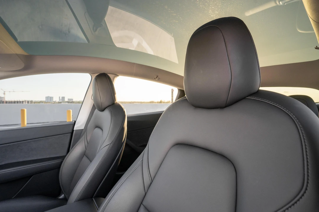 2021 Tesla Model Y - Image 18 of 31