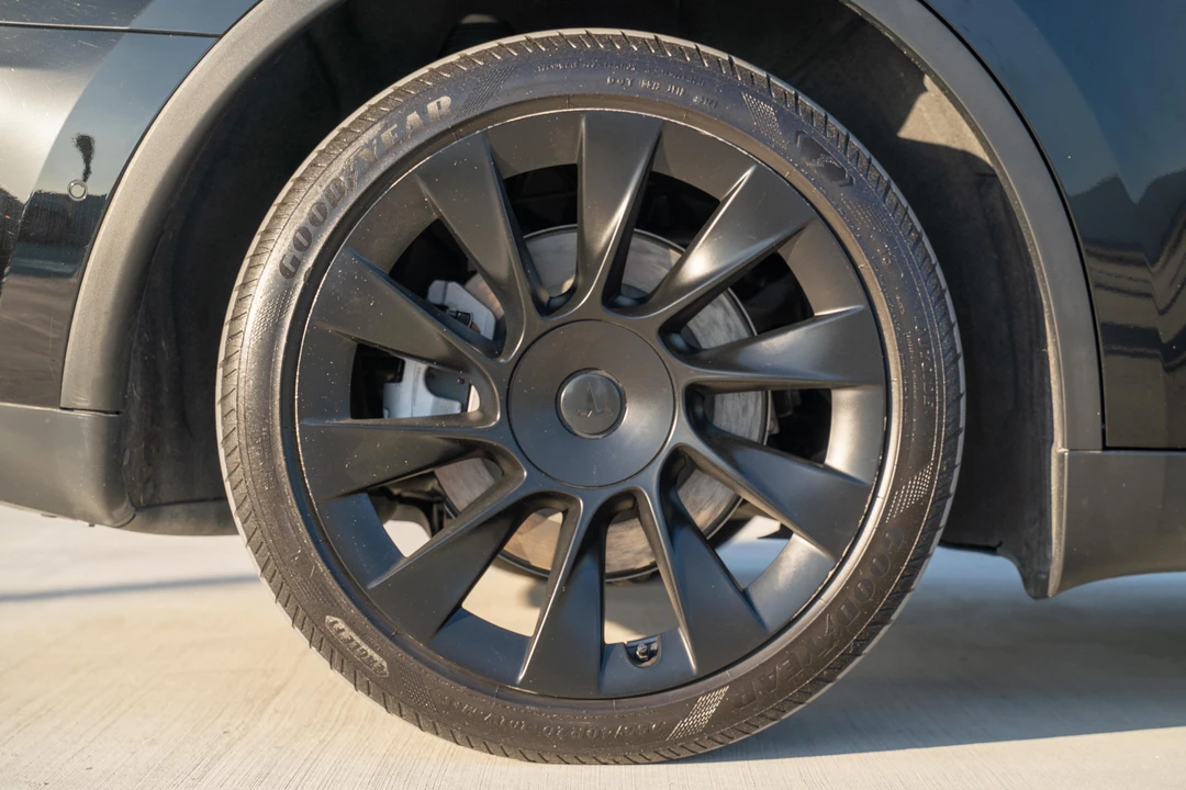 2021 Tesla Model Y - Image 11 of 31