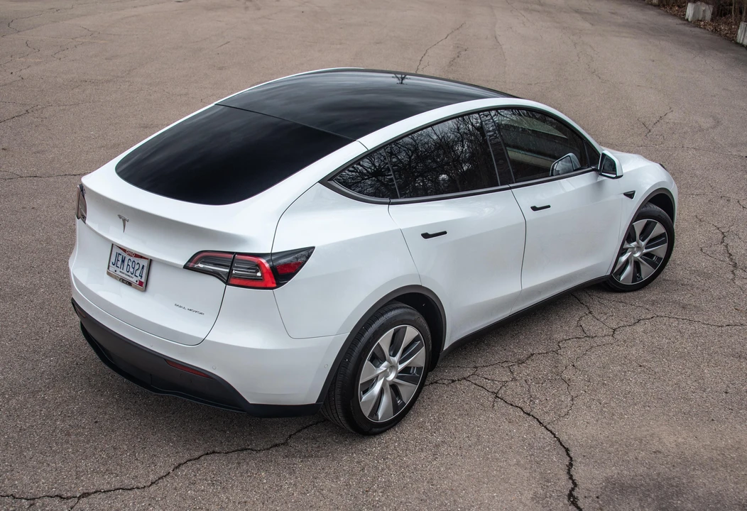 2021 Tesla Model Y - Image 14 of 31