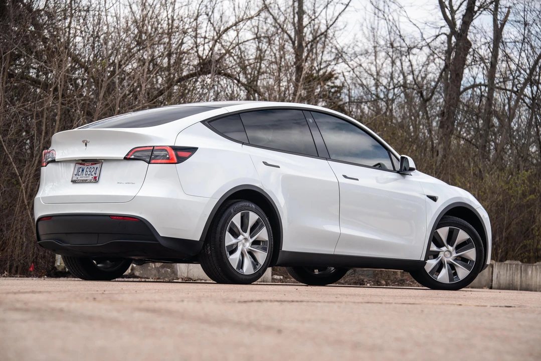 2021 Tesla Model Y - Image 15 of 31
