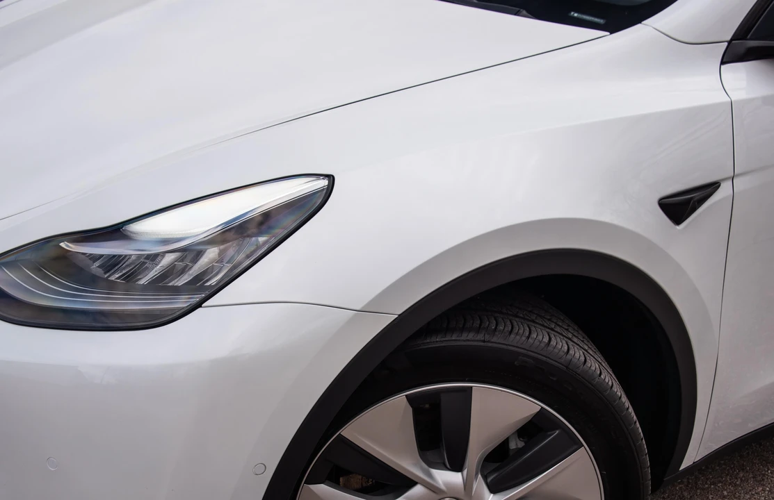 2021 Tesla Model Y - Image 25 of 31