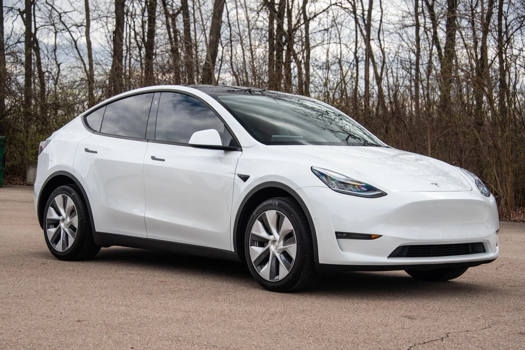 2021 Tesla Model Y - Image 16 of 31