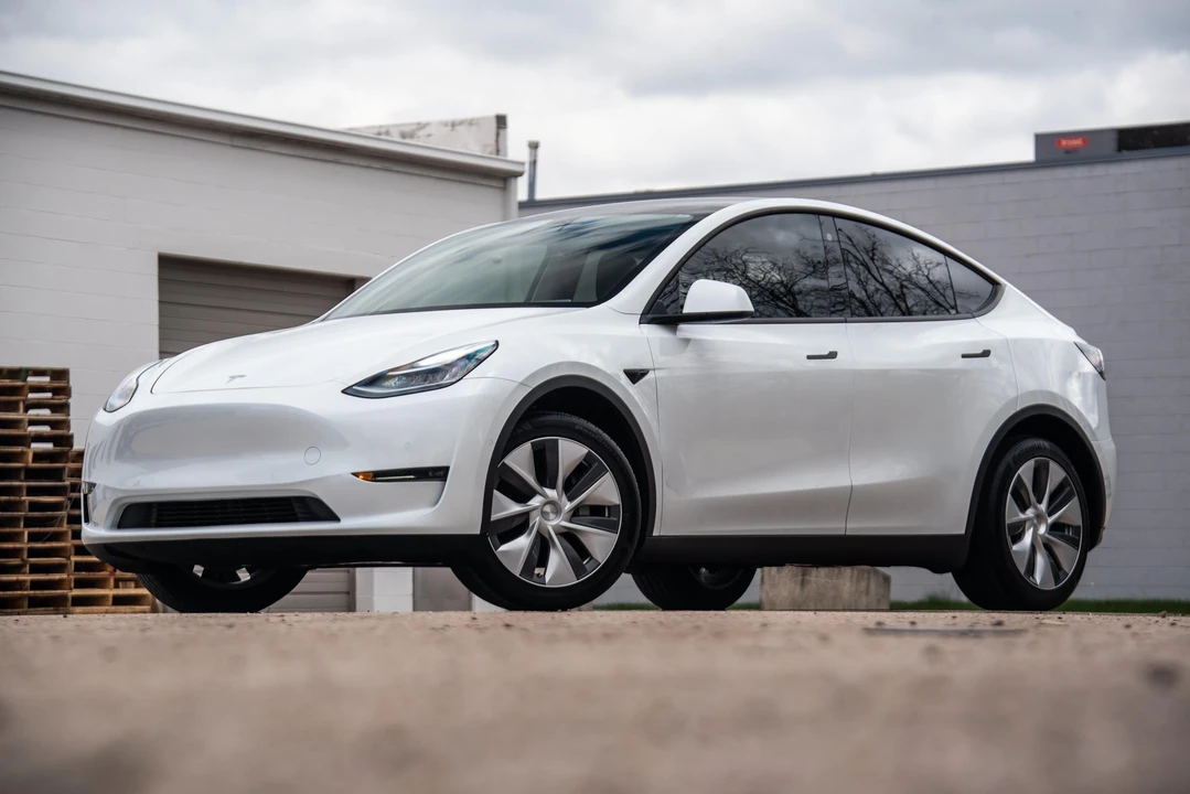 2021 Tesla Model Y - Image 12 of 31