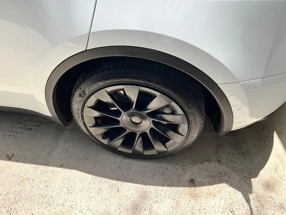2021 Tesla Model Y - Image 27 of 31