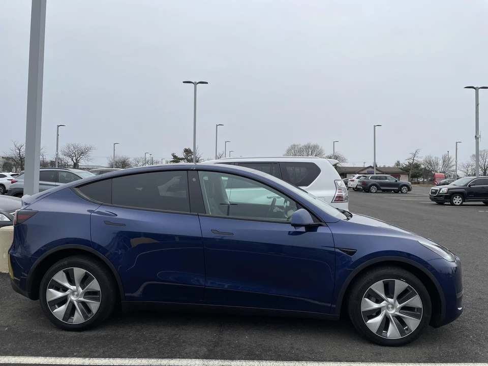 2021 Tesla Model Y - Image 15 of 31
