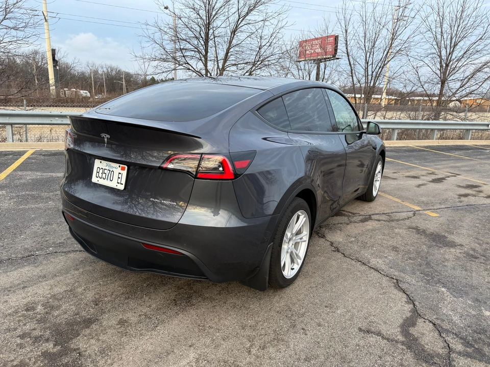 2021 Tesla Model Y - Image 17 of 31