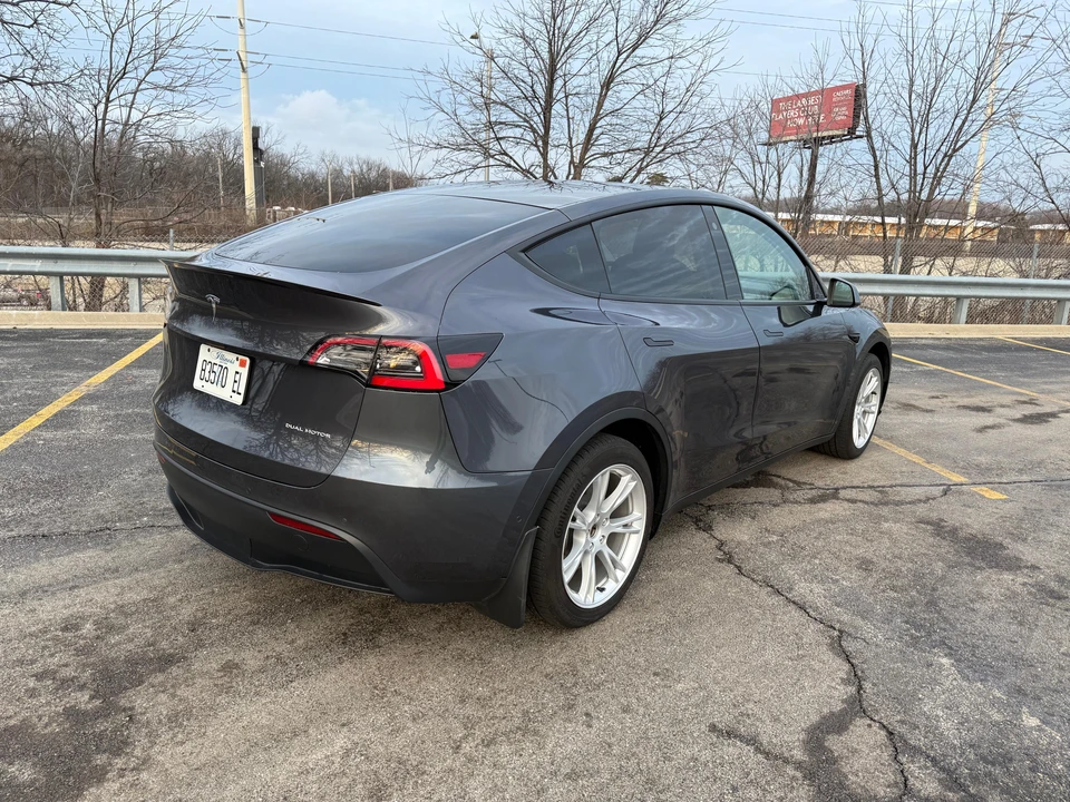 2021 Tesla Model Y - Image 18 of 31