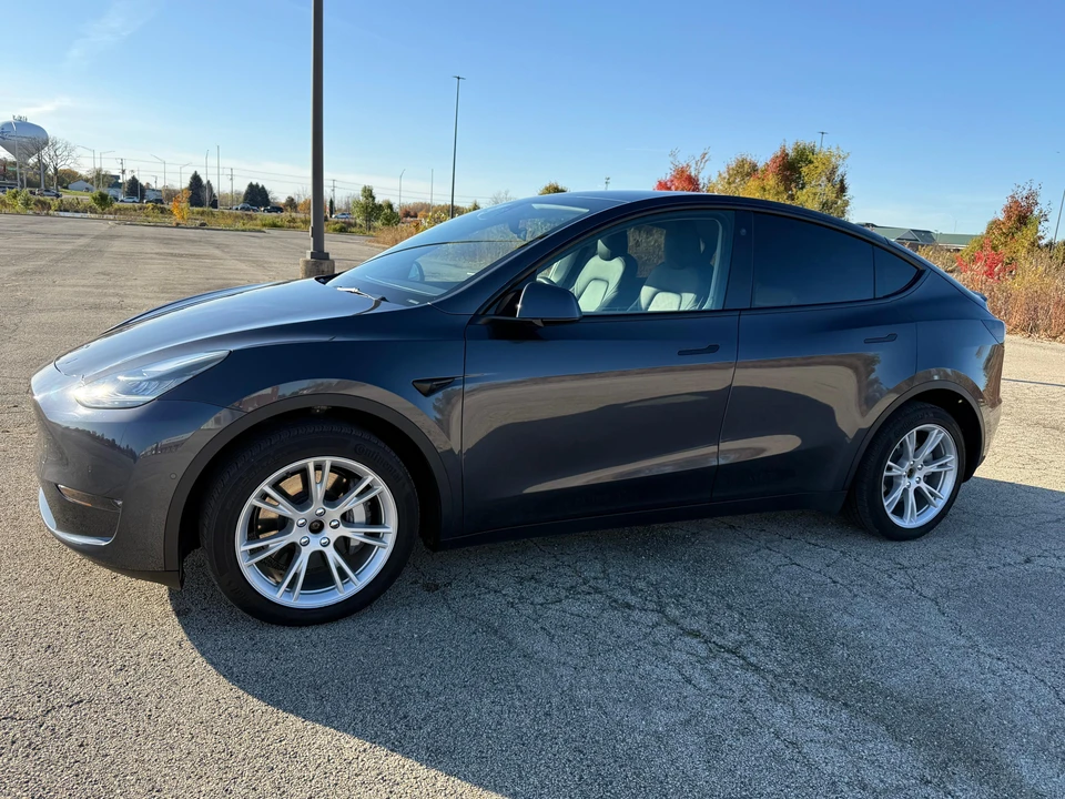 2021 Tesla Model Y - Image 11 of 31