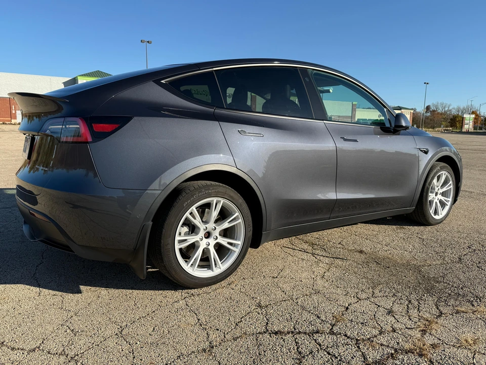 2021 Tesla Model Y - Image 21 of 31