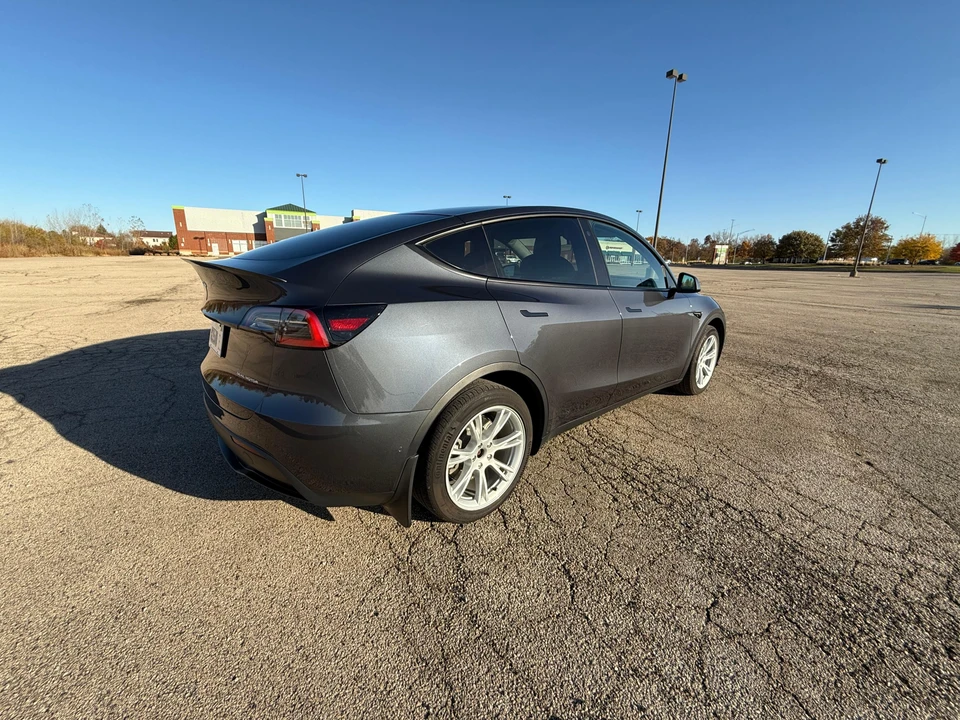 2021 Tesla Model Y - Image 19 of 31