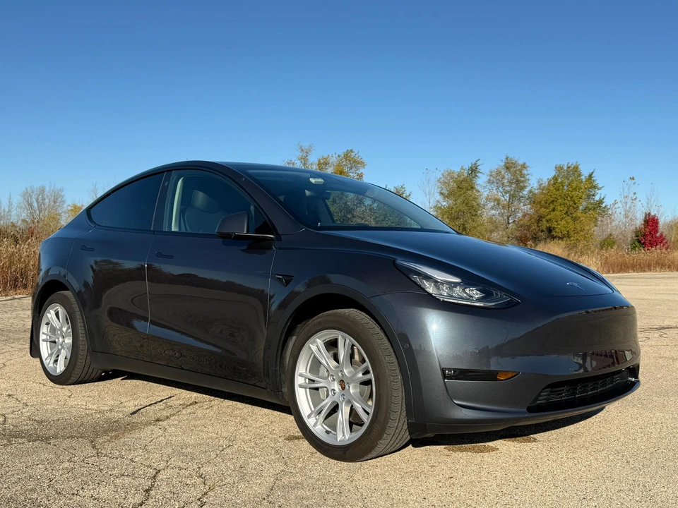 2021 Tesla Model Y - Image 27 of 31