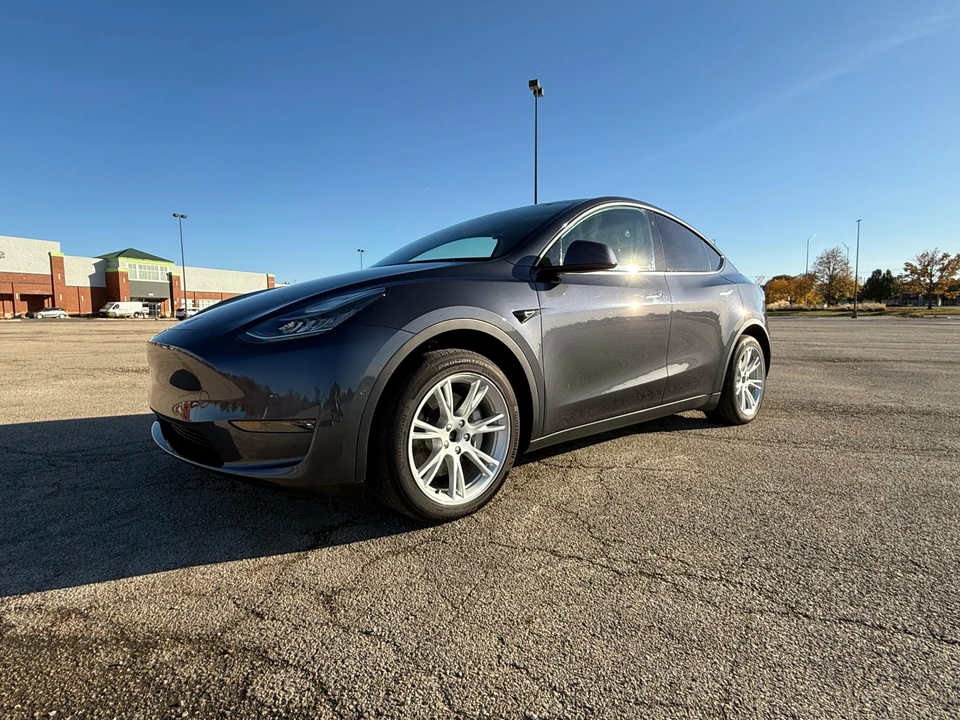 2021 Tesla Model Y - Image 10 of 31