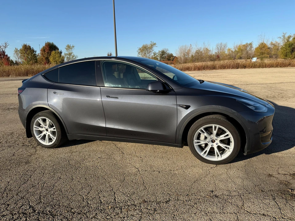 2021 Tesla Model Y - Image 23 of 31