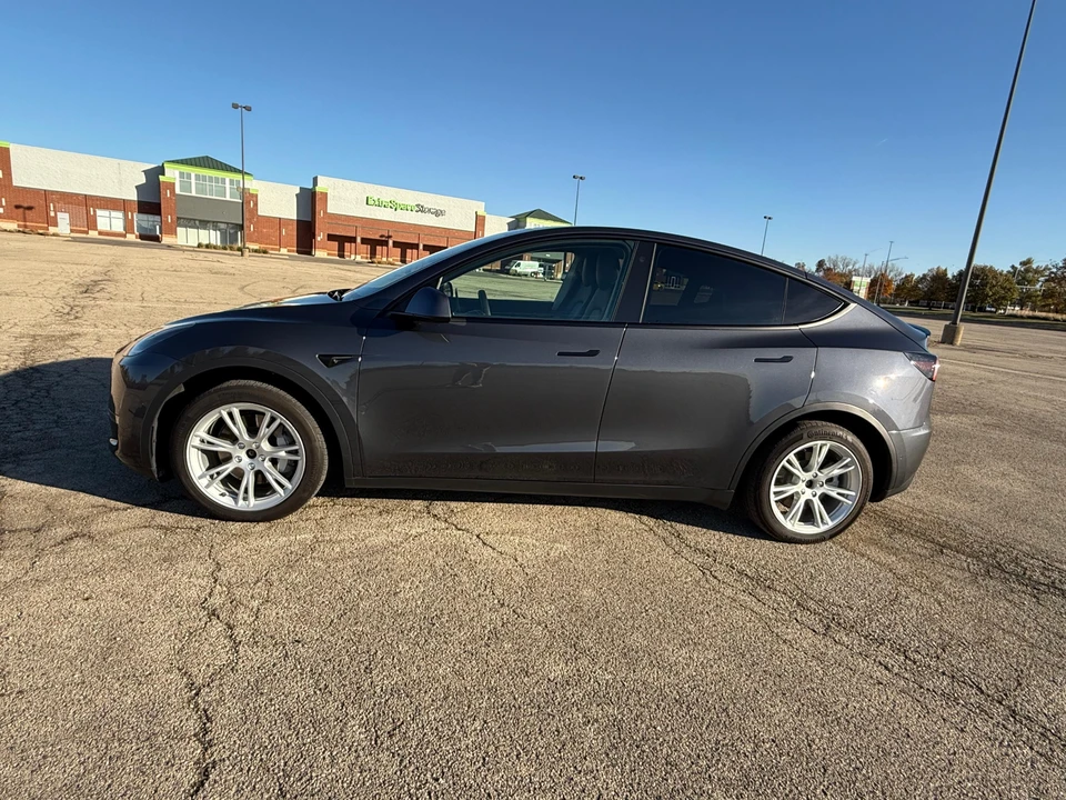 2021 Tesla Model Y - Image 12 of 31
