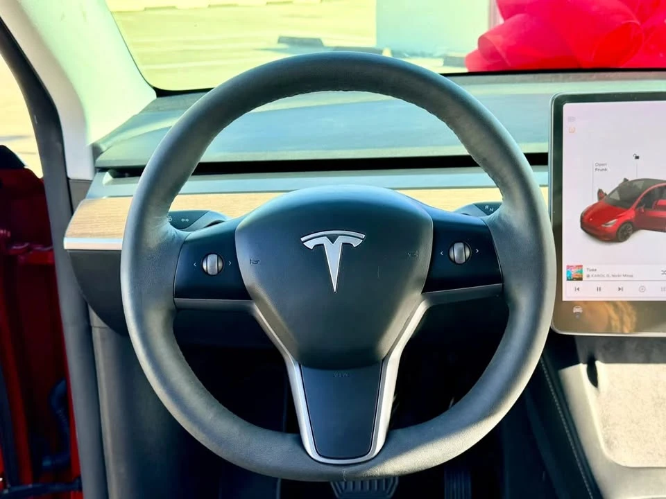2021 Tesla Model Y - Image 16 of 19